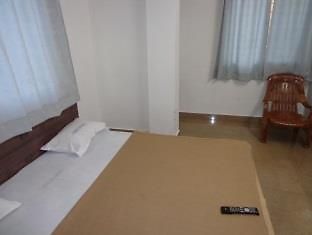 Oyo 36211 Hotel Padma Palace Ujjain Εξωτερικό φωτογραφία